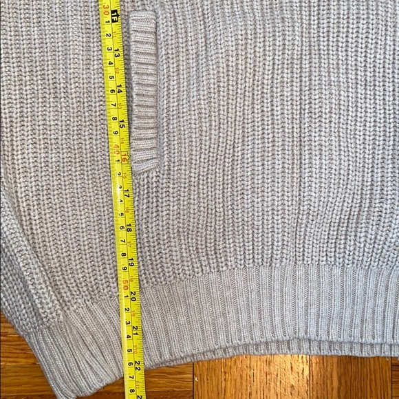Turtleneck sweater w/ elbow patches - Picture 4 of 4